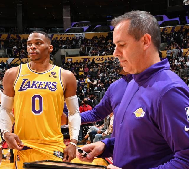 华体会-韦少谈最后时刻坐板凳：惊讶且沮丧 但输球更糟糕